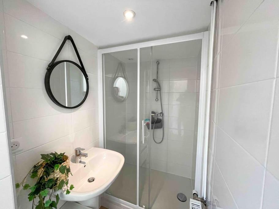 4 Chambres - Grande Maison - Parking - Jardin Амиен Екстериор снимка